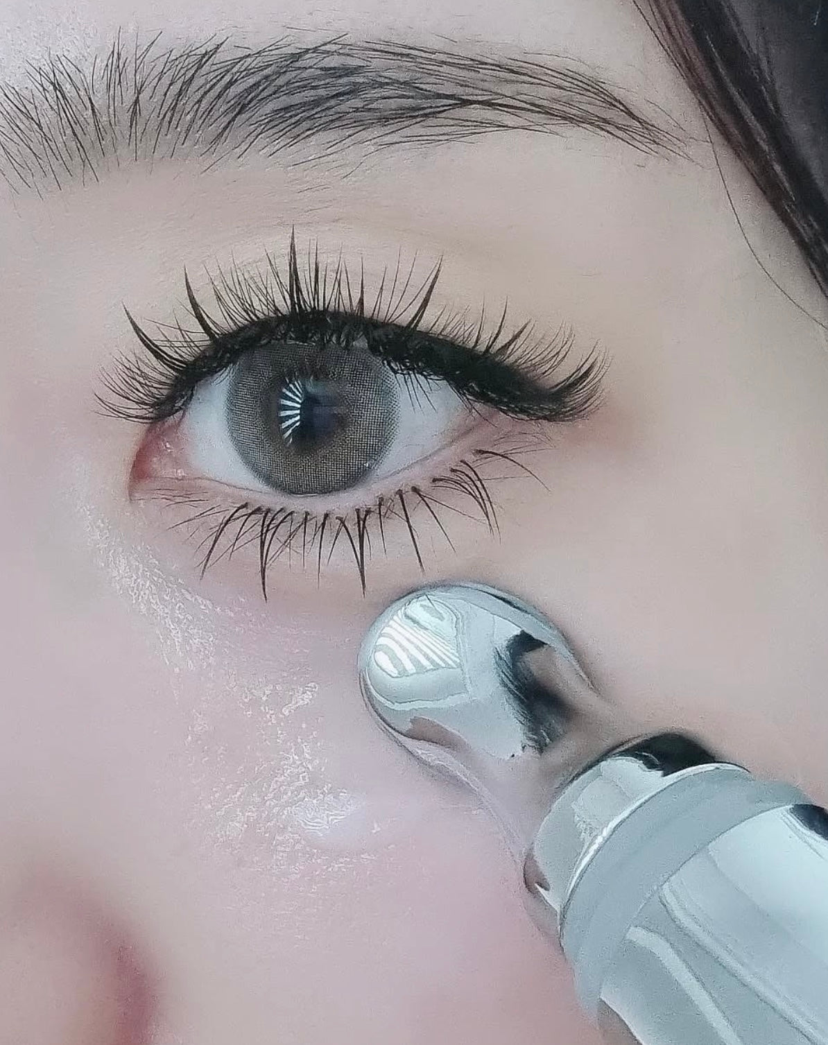 係一款會自動震動既眼霜~減紋抗衰老✨VT 微電流微針紫提提拉緊緻膠原眼霜VT Reedle Shot Lifting Eye Cream