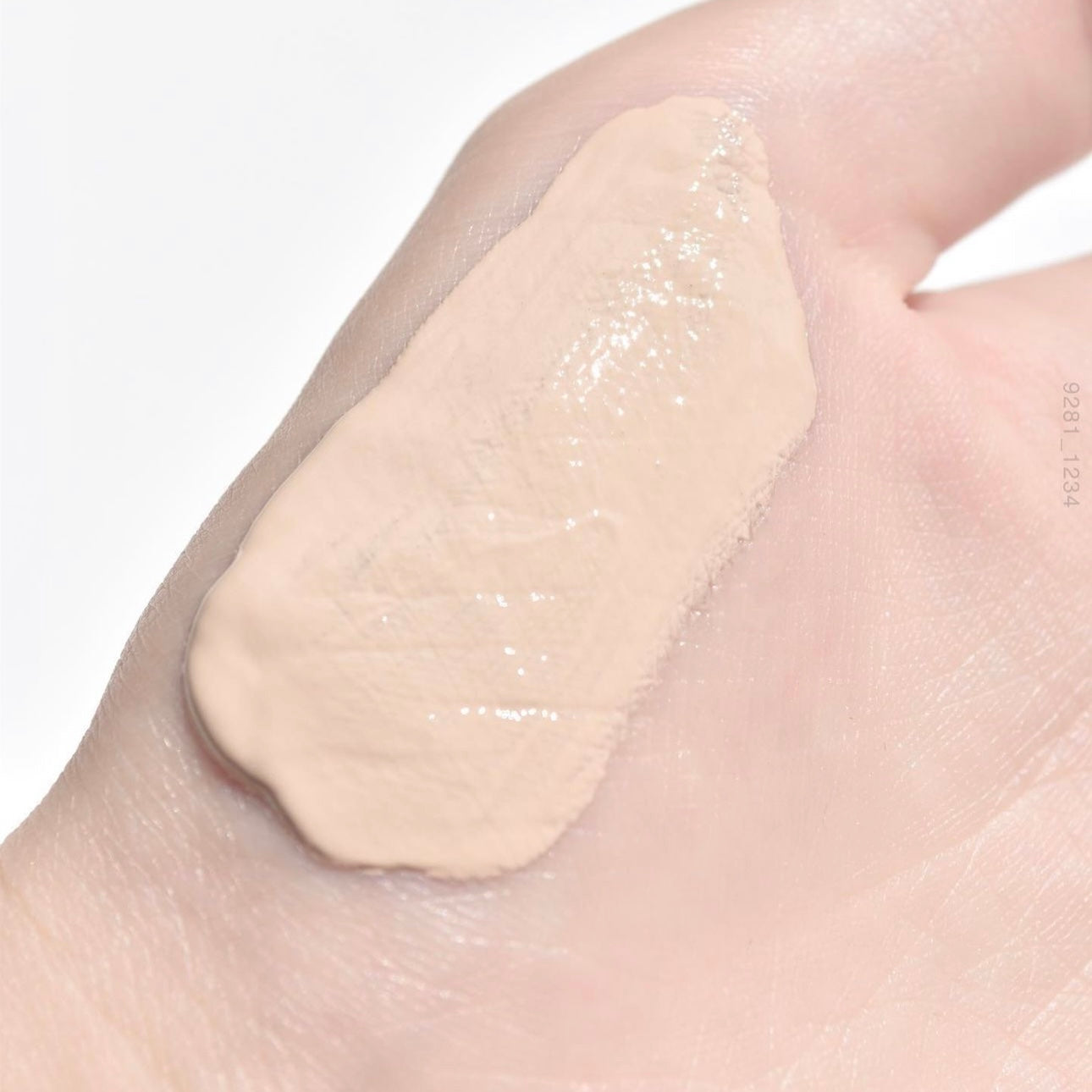 隨便推開都是素顏好皮膚| Klairs 瓷光保濕防曬BB霜 SPF40 PA++🖤