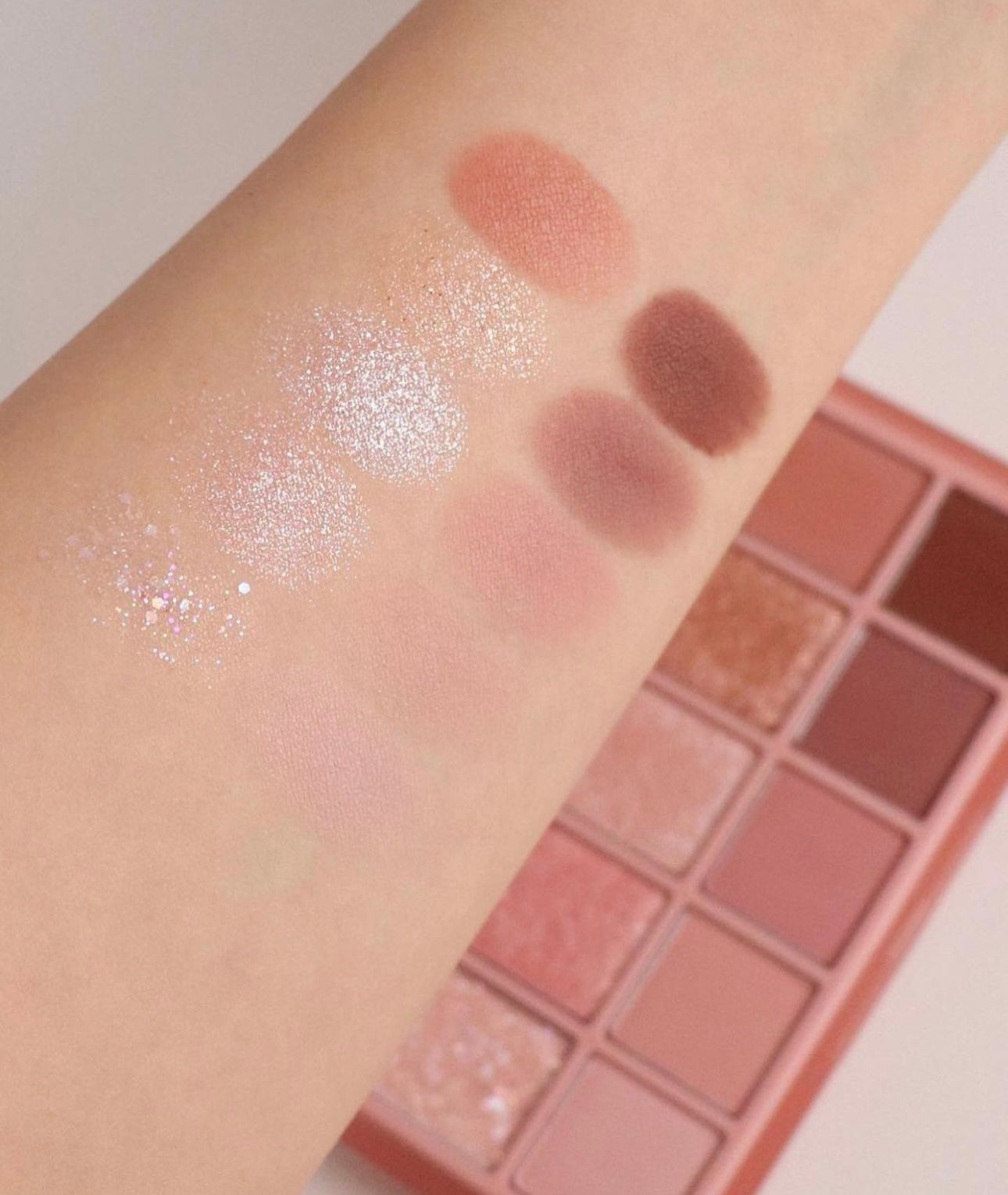 Romand 花園系列十色眼影盤Better Than Palette