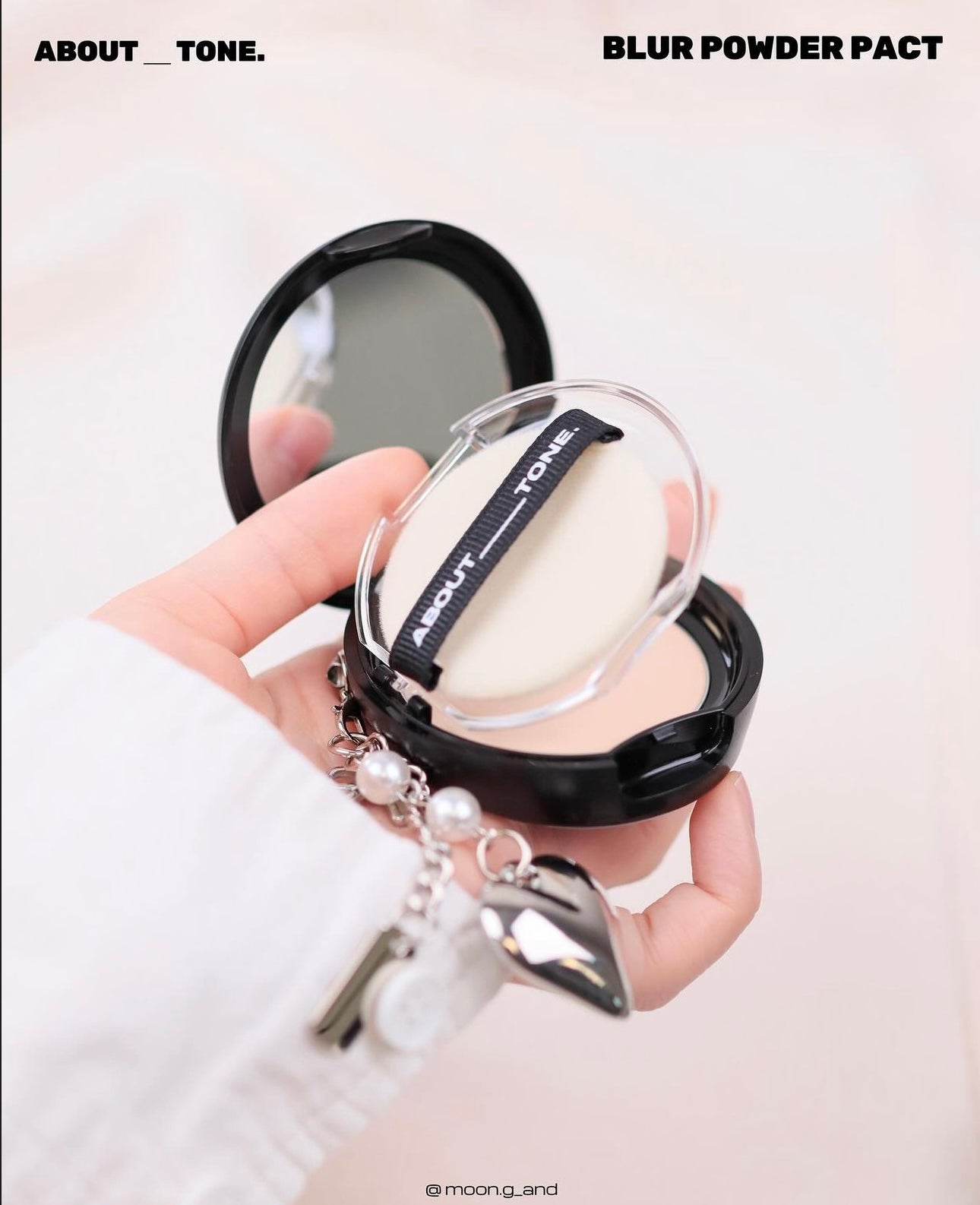送mini裝✨ABOUT TONE | 柔霧控油濾鏡純素定妝粉餅| ABOUT TONE Blur Powder Pact 🖤