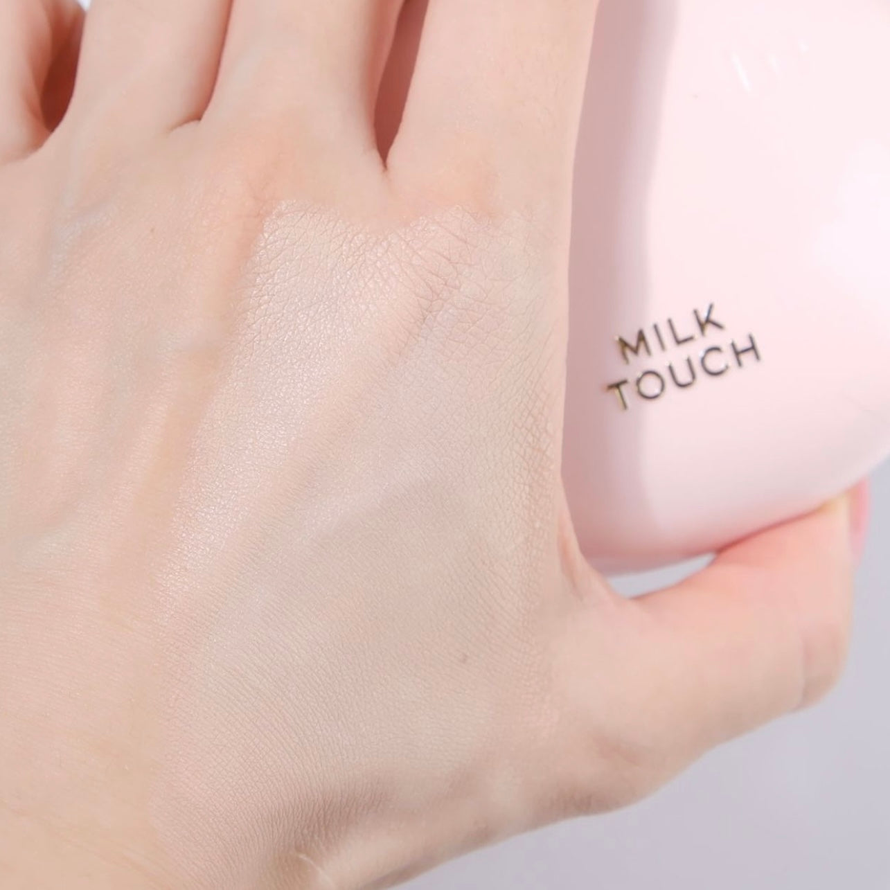 輕薄持妝偽素顏妝感✨| Milk Touch持妝牛奶肌絲網按壓式氣墊🥛Milk Touch All-Day Skin Fit Milky Glow Cushion SPF50+ PA++++ ☁️