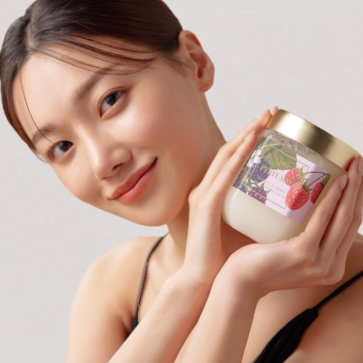 送Hello Kitty髮圈✨Sabon平替🫧 Plu夢幻香氛死海鹽蜜糖身體磨砂 Plu Perfumed Sugar / Sea Salt Body Scrub