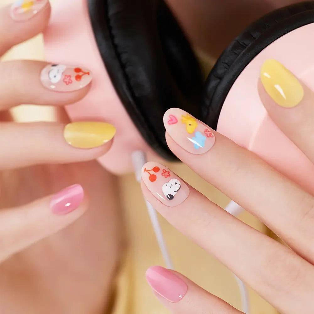 張員瑛Pick 🌟 Dashing Diva Magic Press × Snoopy 聯名系列手/腳美甲貼片