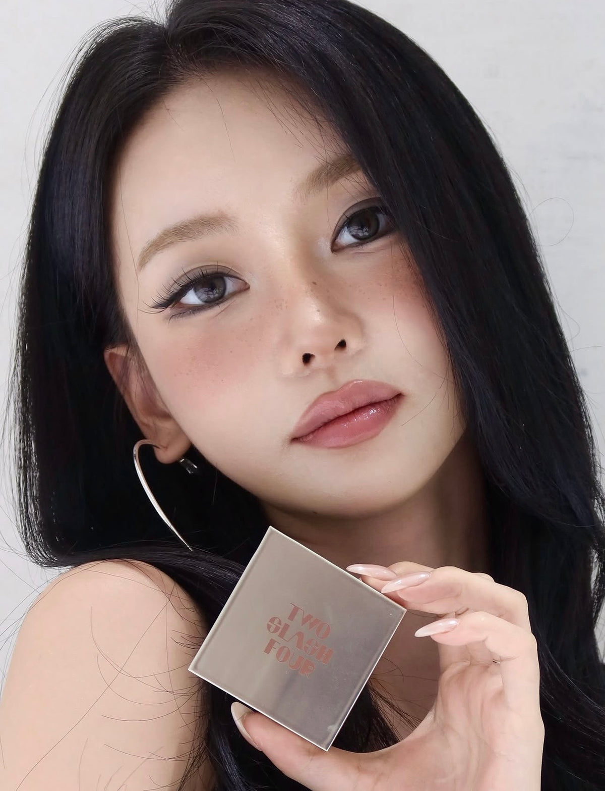 韓國美妝大神RISABAE品牌💫TWO SLASH FOUR 全能修容腮紅💖✨ TWO SLASH FOUR ALL OVER FACE BLUSH