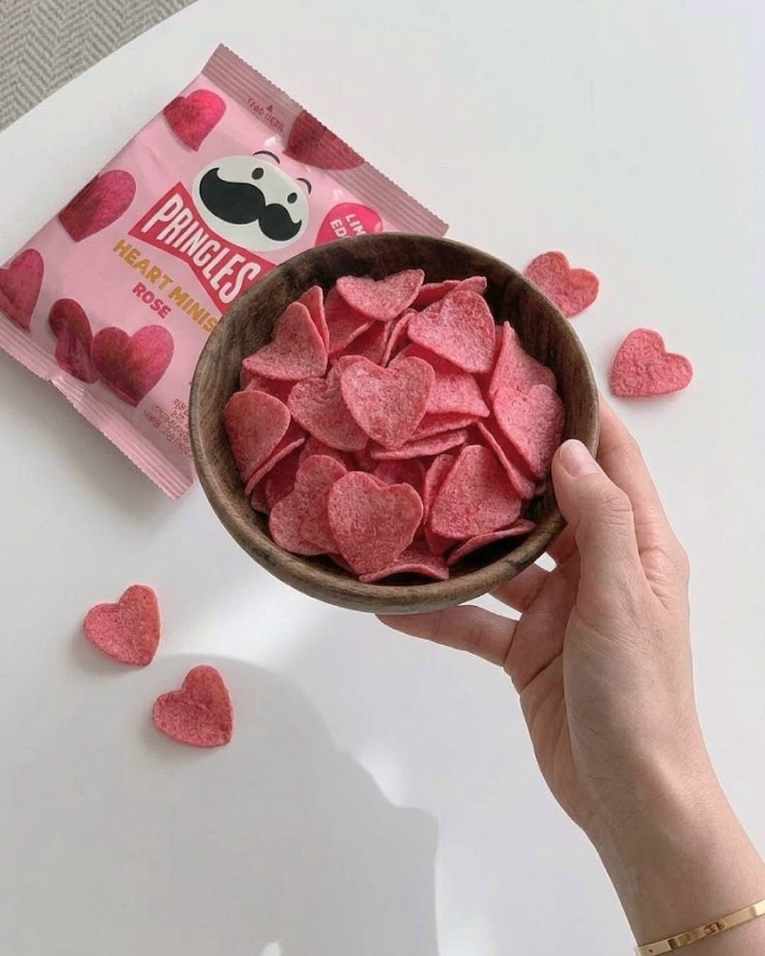 只接一團！韓國季節限定新品✨ Pringles品客唯美心型薯片💕夢幻玫瑰雲呢拿味🌹